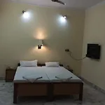 Sarnath Motel And Resort