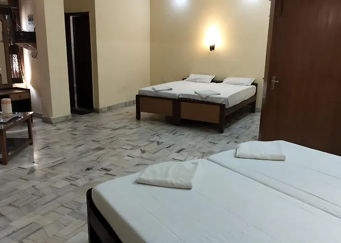 Sarnath Motel And Resort