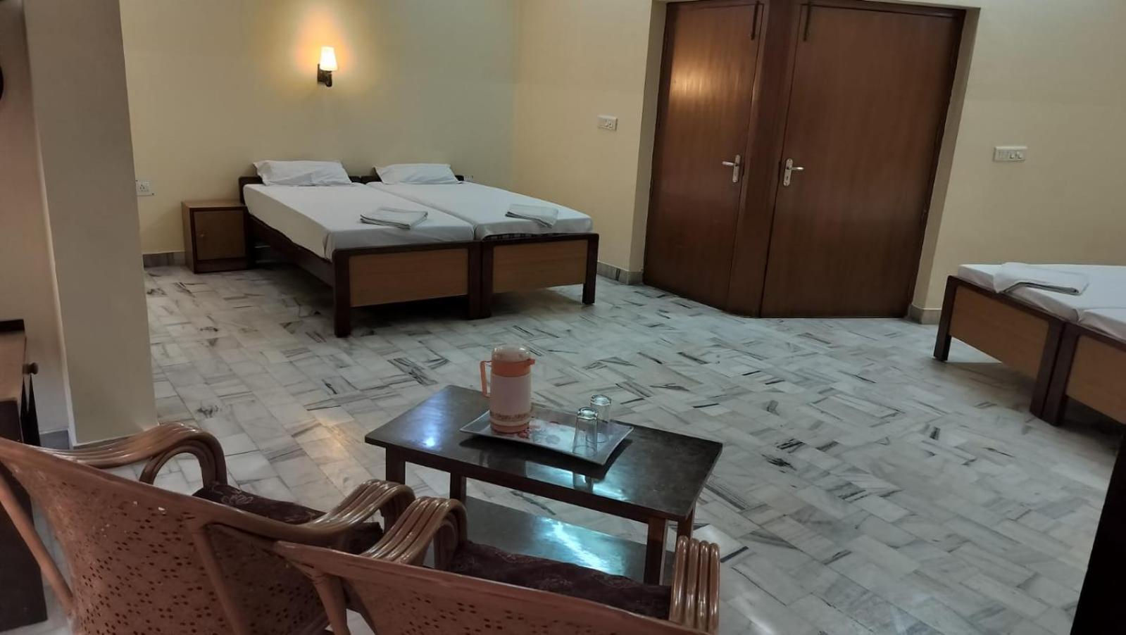 Sarnath And Motel